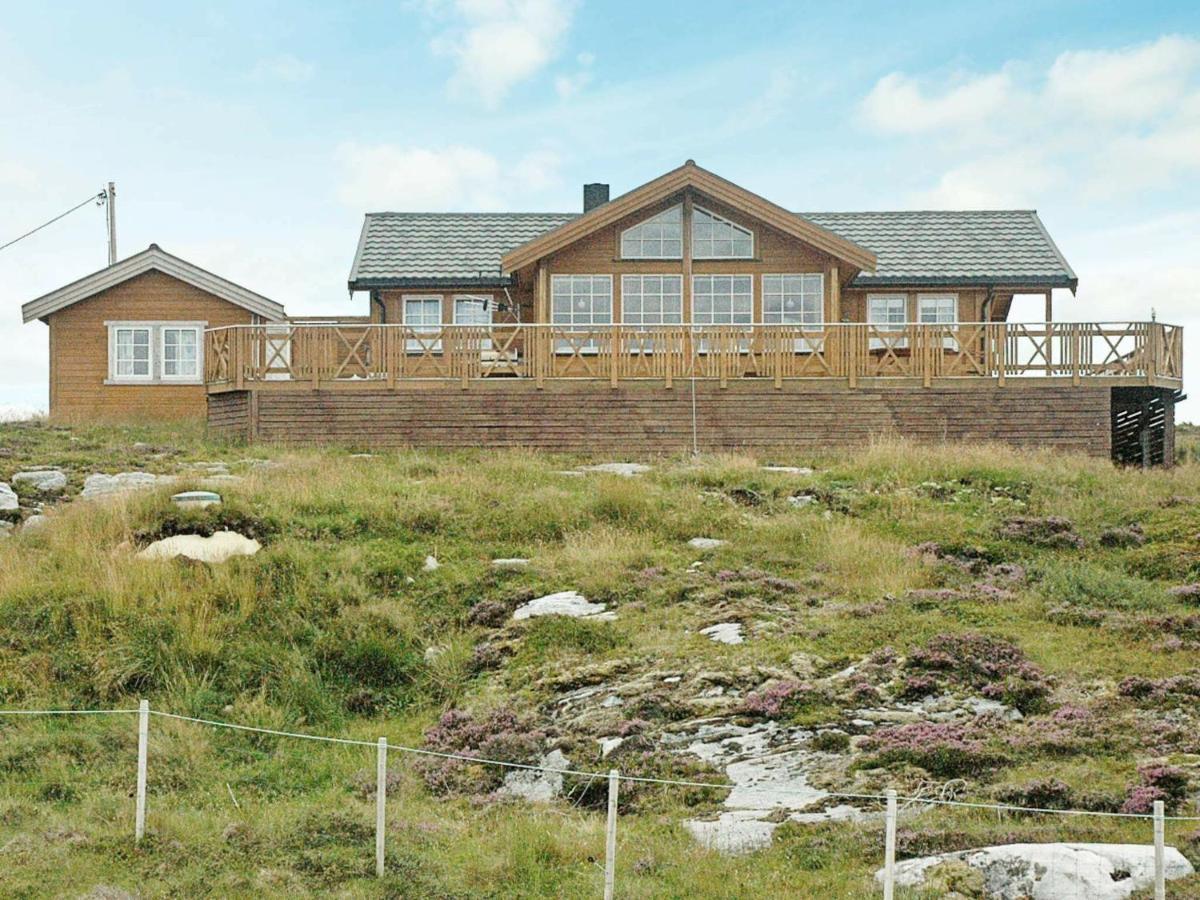 Three-Bedroom Holiday Home In Dyrvik Tuvnes Phòng bức ảnh